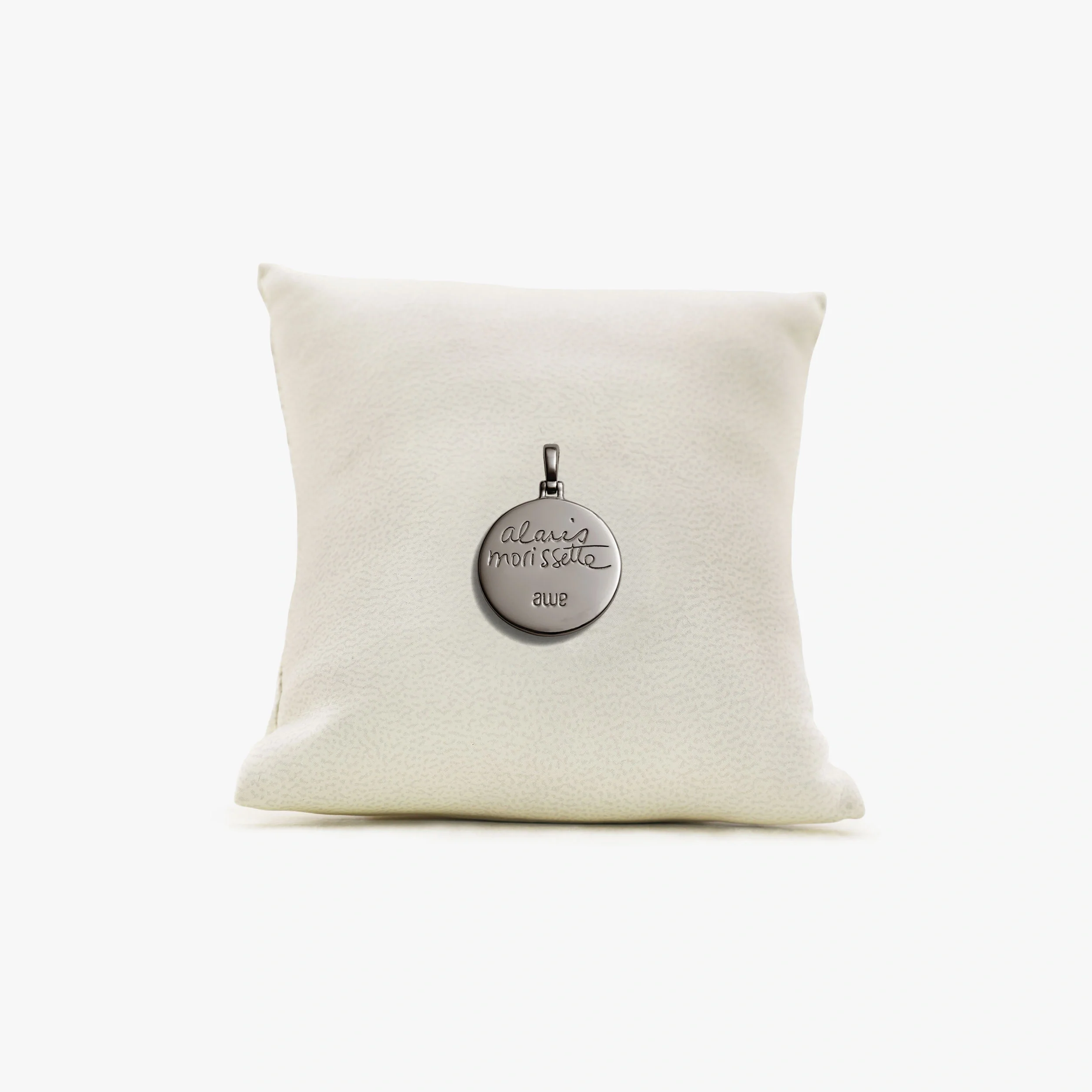 Archive Alanis Triple Moon Pendant - Image 5