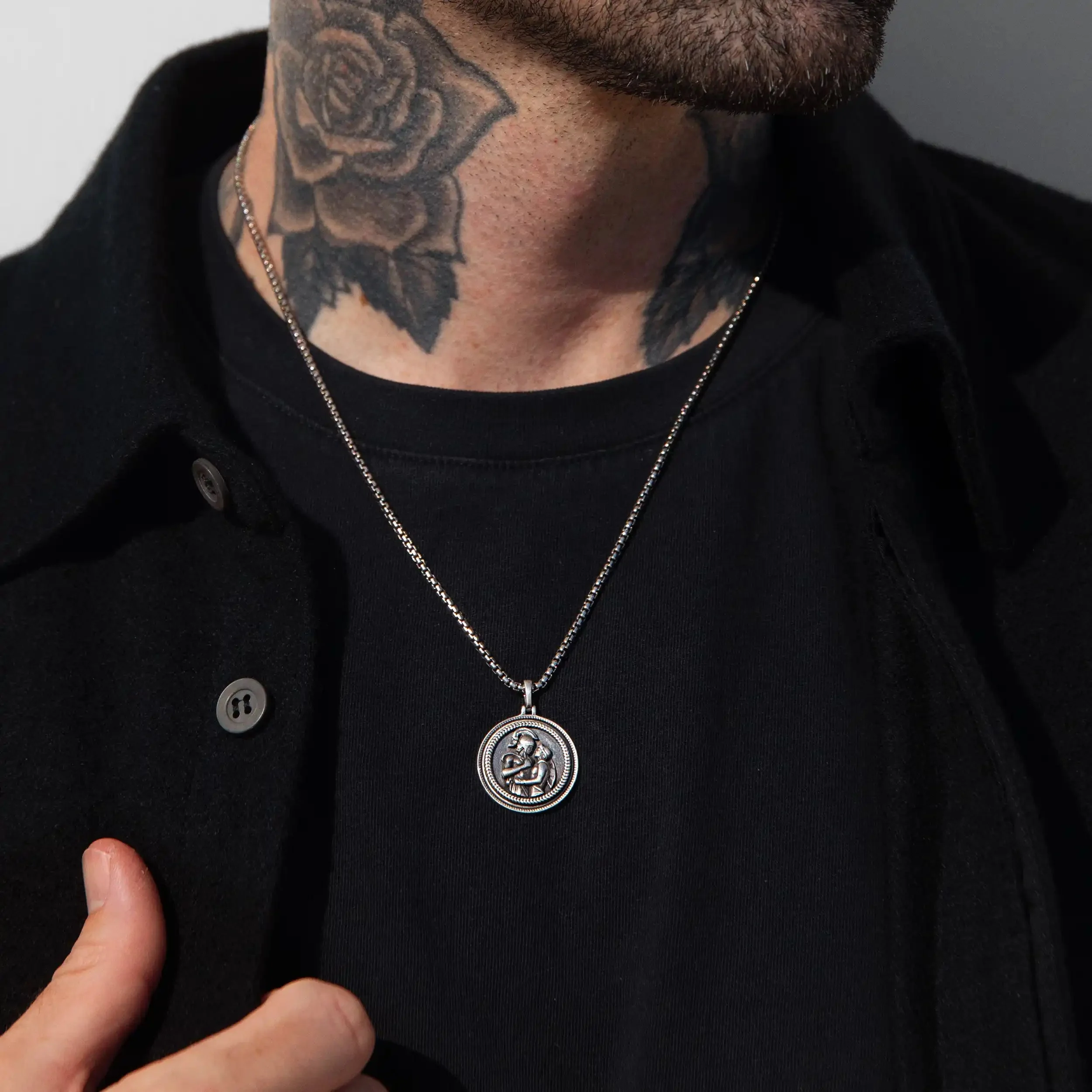 Gunmetal Achilles Necklace - Image 4
